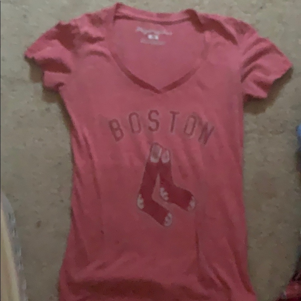 Boston Red Sox Women’s V-Neck Tee